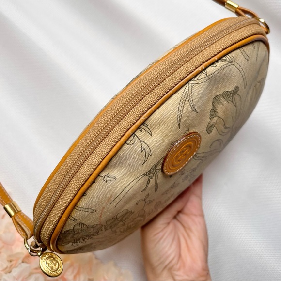 Vintage Gucci Floral & Dragonfly Tan Crossbody bag - Picture 9 of 17